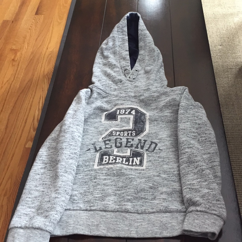 Sweatshirt